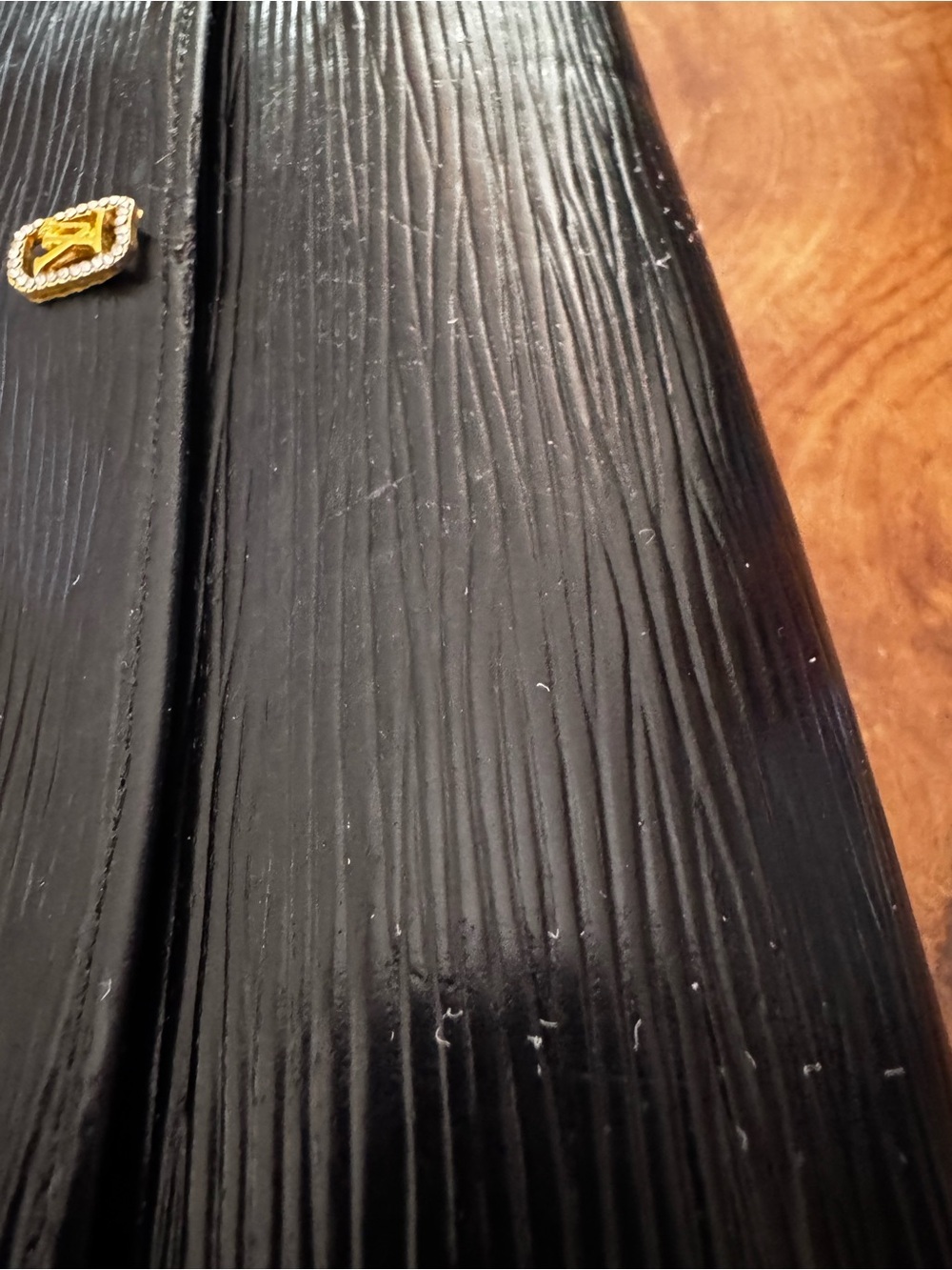 just in 🔥 Louis Vuitton Black EPI wallet converted Crossbody - Picture 14 of 17